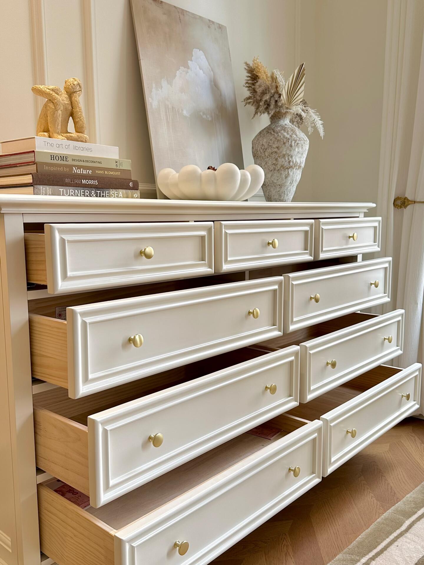 Elowen White Oak 10-Drawer Dresser