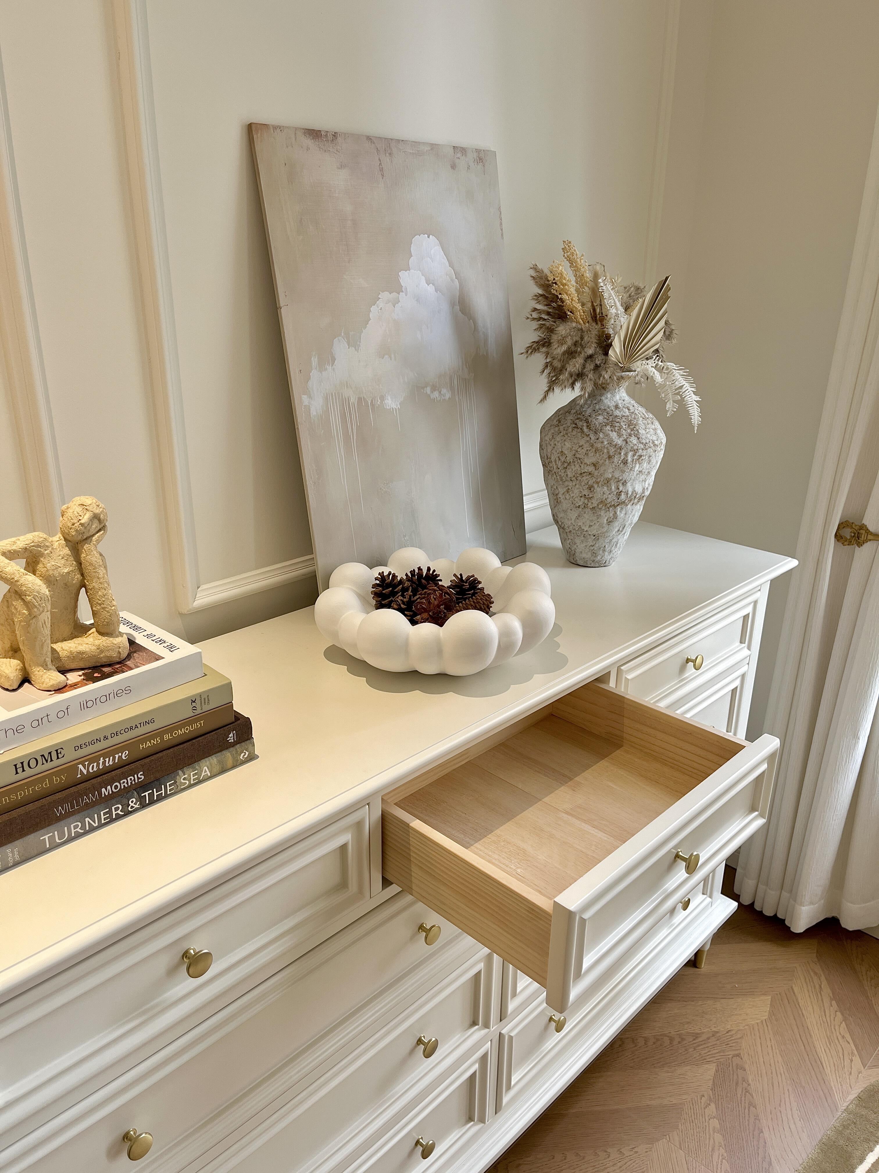 Elowen White Oak 10-Drawer Dresser